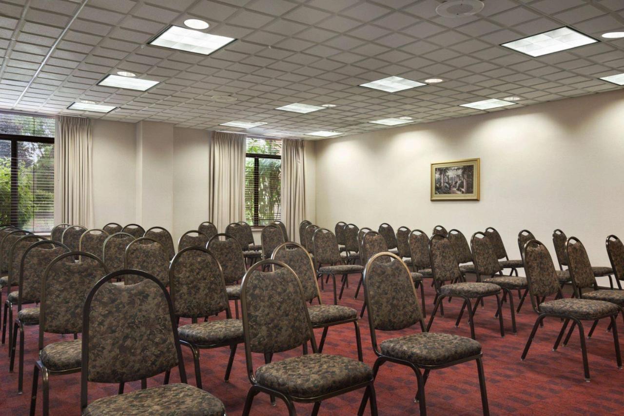 מלון Wingate By Wyndham Chicago שאומבורג מראה חיצוני תמונה